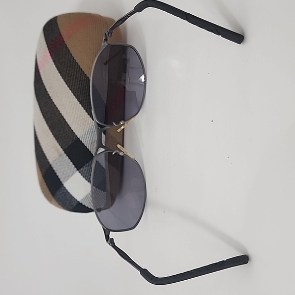 Authentic Burberrys Unisex Sunglasses - Picture 4 of 14